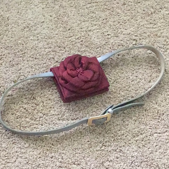 Satin wallet with silver belt - Picture 5 of 5